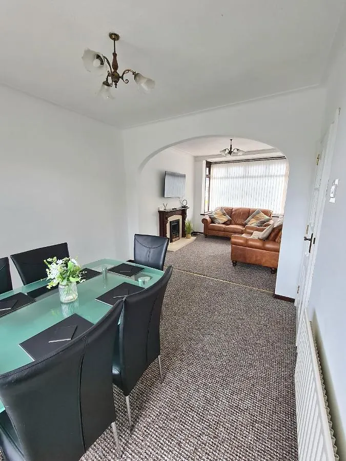 בלפסט Modern 3 Bedroom House Close To The City Centre בריטניה