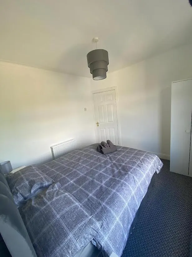 Modern 3 Bedroom House Close To The City Centre Belfast 0*,