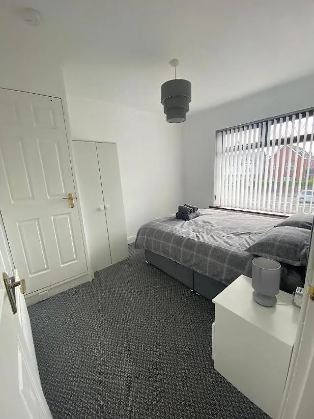 Modern 3 Bedroom House Close To The City Centre Belfast Daire