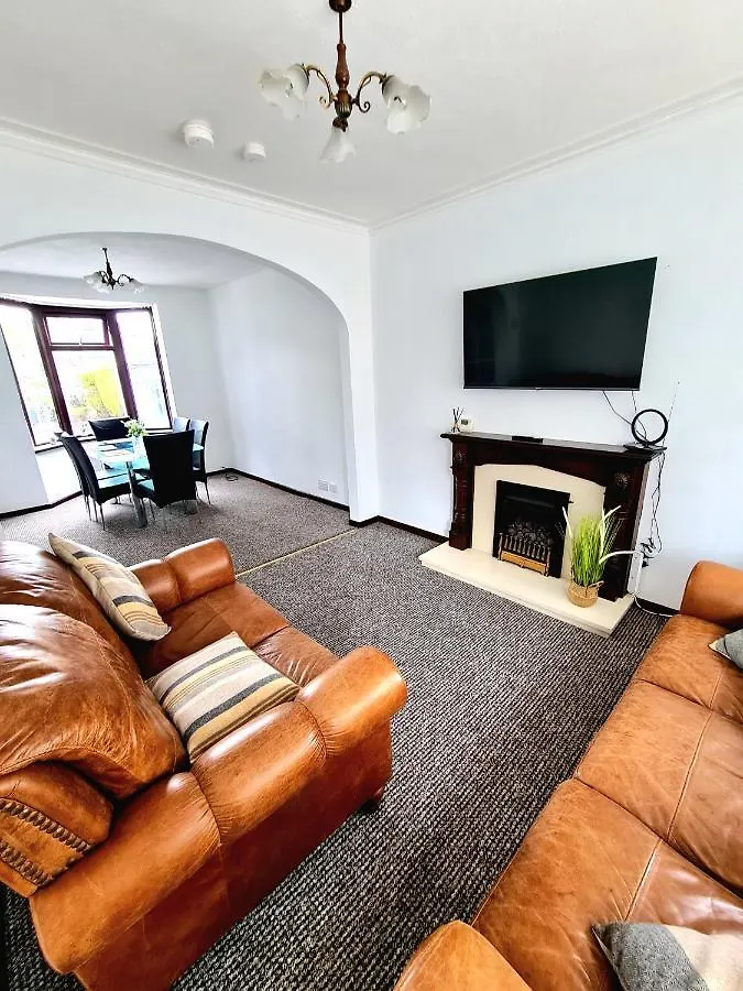 Modern 3 Bedroom House Close To The City Centre Belfast 0*,  Birleşik Krallık